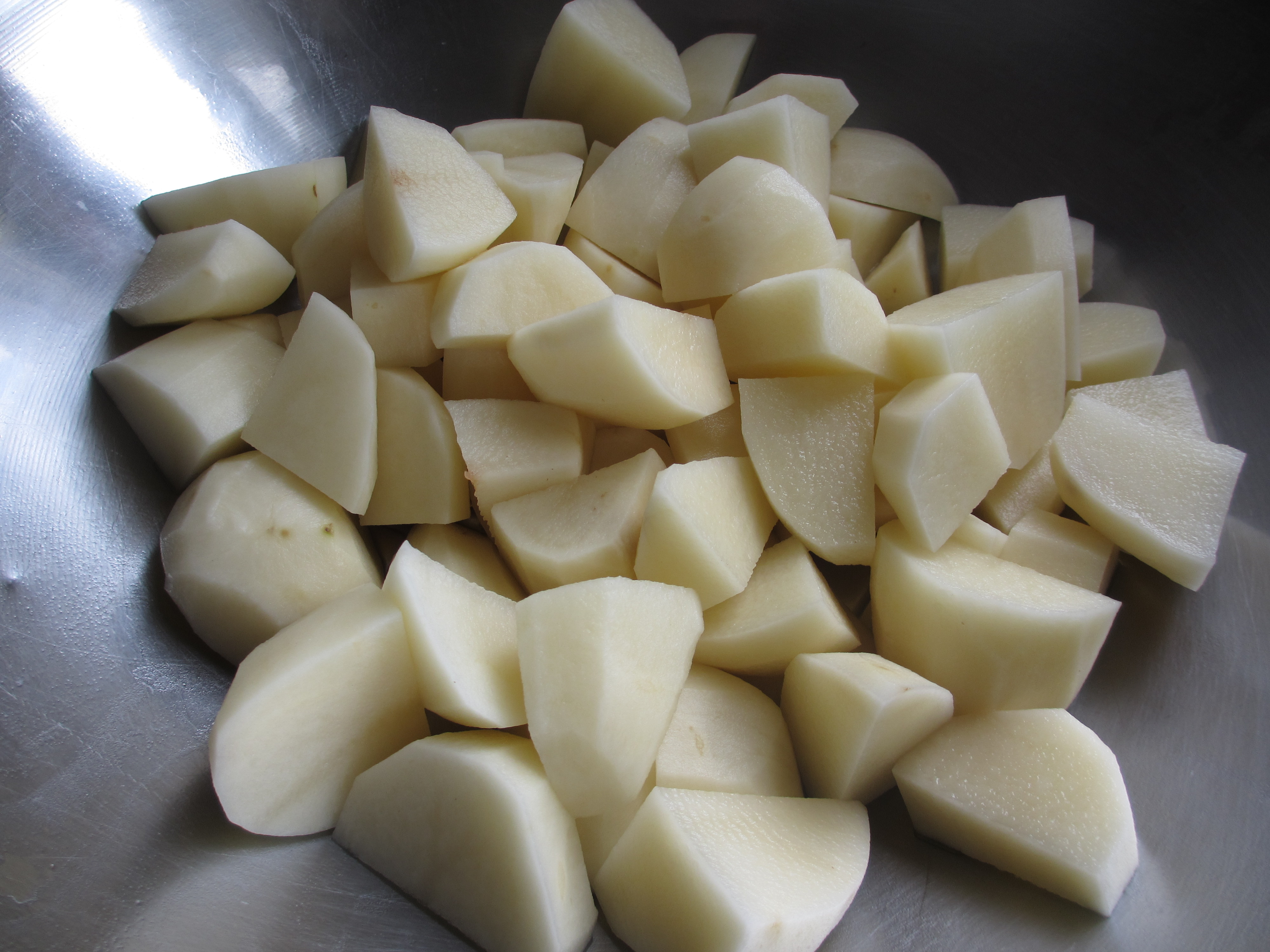 Chopped potatoes, raw