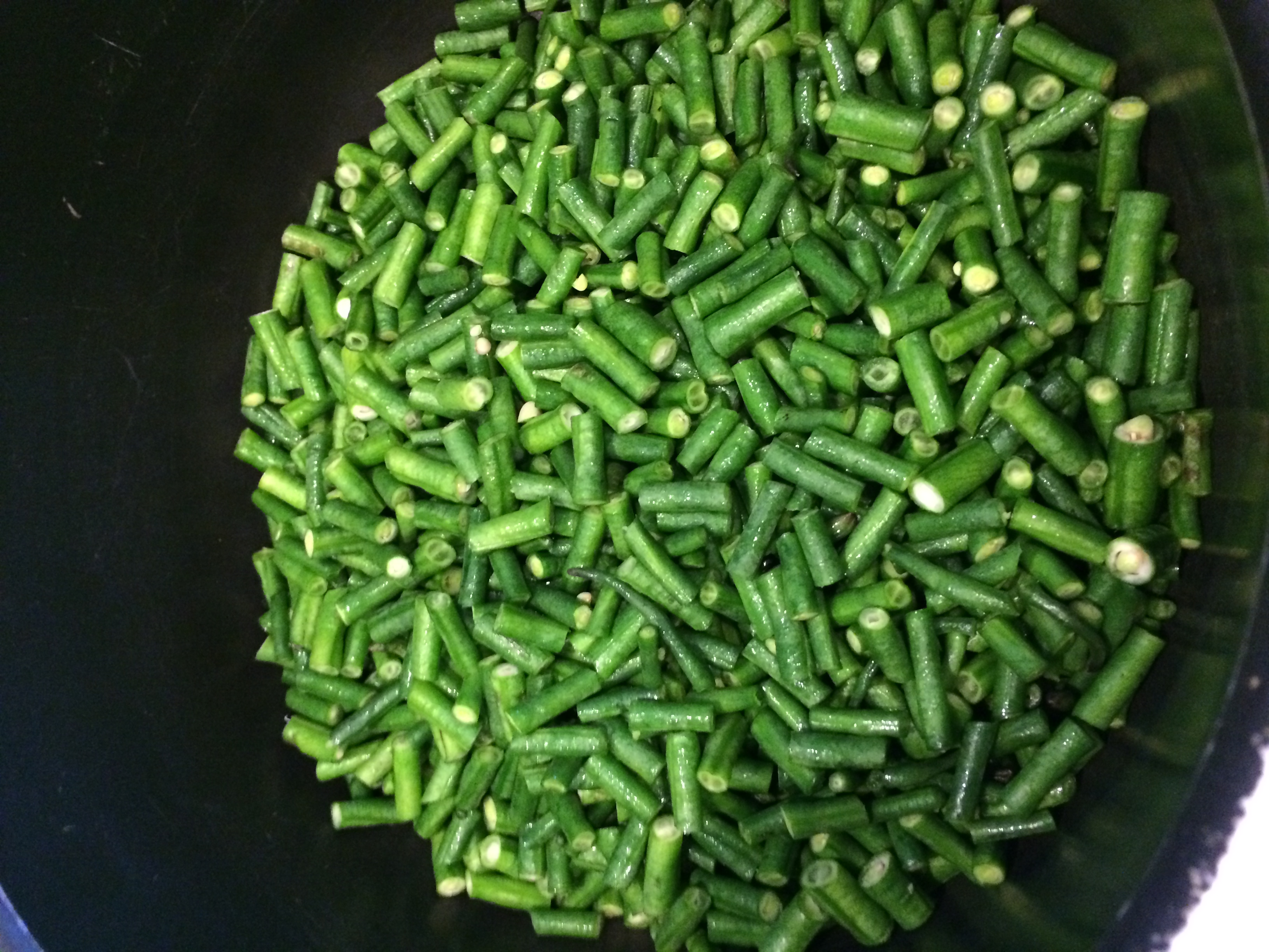 Chopped long green beans