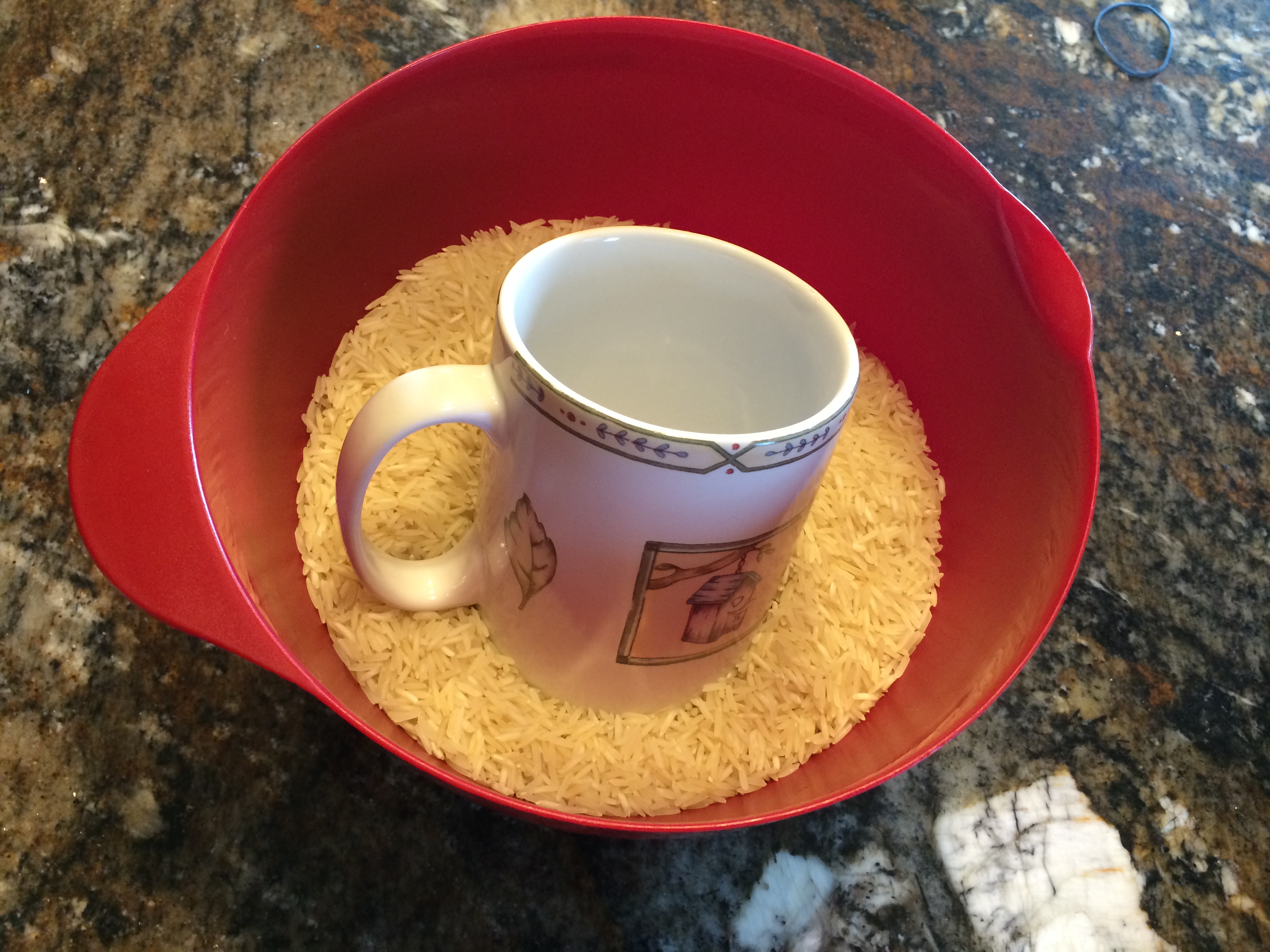 Unwashed rice in a bowl