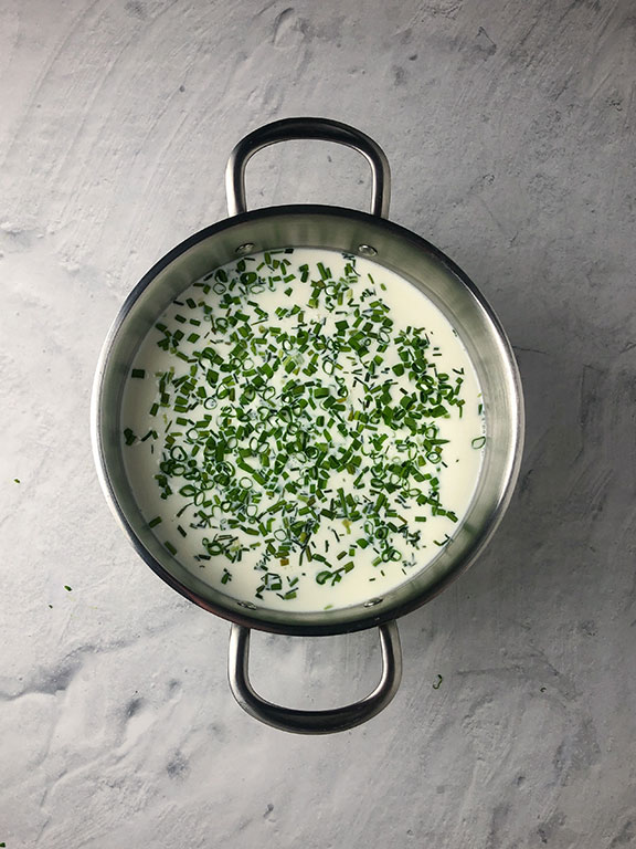 Homemade Cheese: Milk with Chives and Green Onions