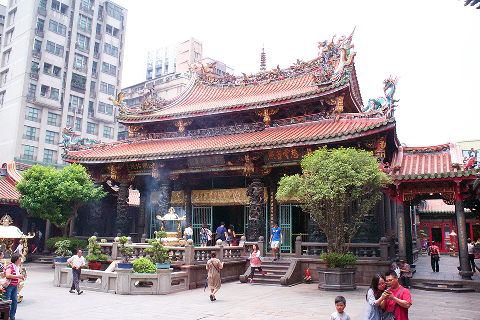 Longshan Temple